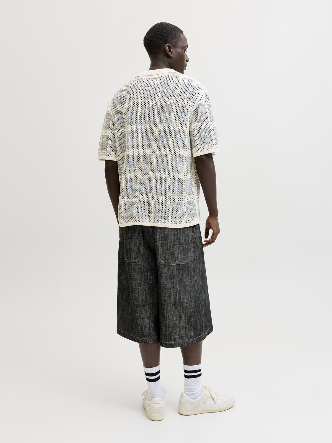 model_shot-back